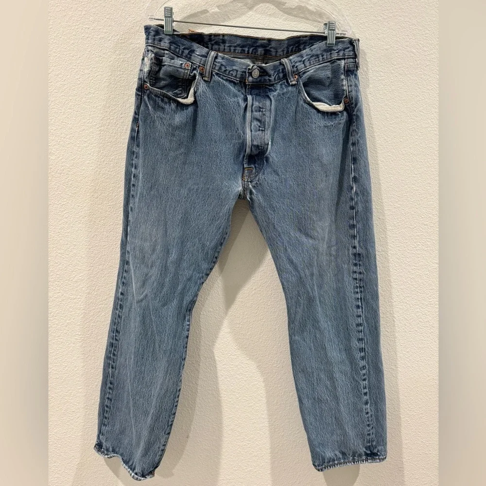 Levi’s 501 Straight Original Men’s Button Fly Heavily Distressed Blue Jeans 38